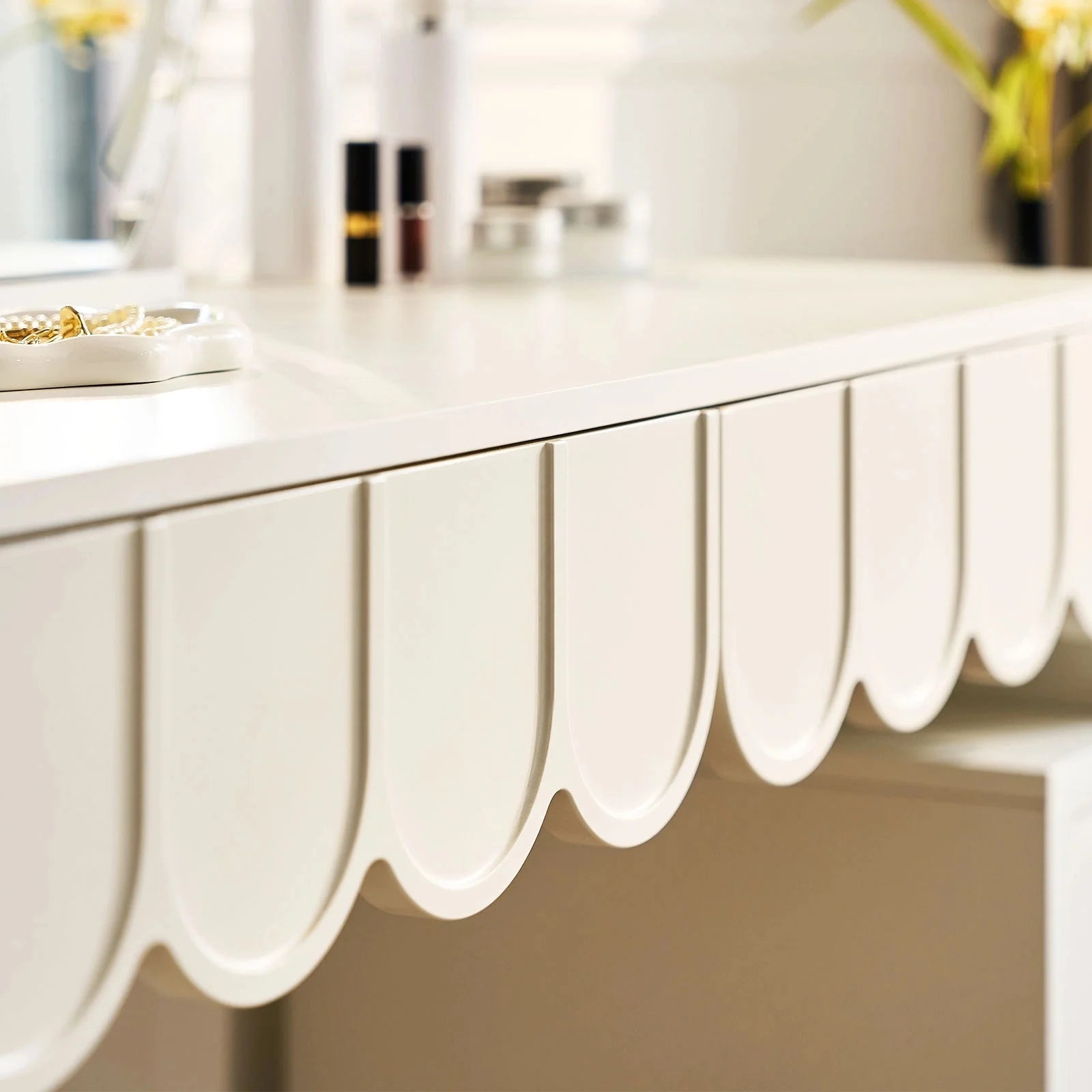 Doris Cloud Mirror Dressing Table-4